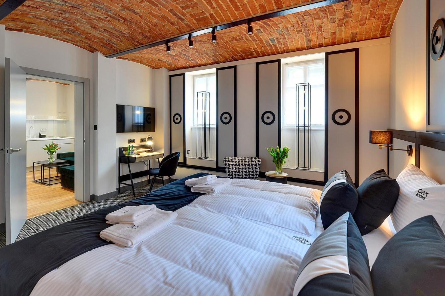 Oak Rooms Oborniki Slaskie Exterior photo